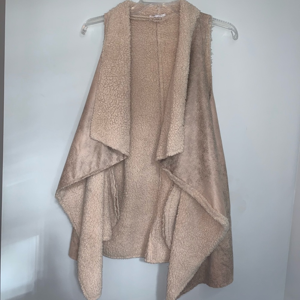 TCEC Sleeveless Tan Faux Fur Vest